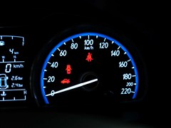 ͨ,E610,2014 CROSS 1.5L ԄӺA,пطPĈDƬ