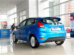 L,A,2013 Ɏ 1.5L Ԅ\,܇^ĈDƬ