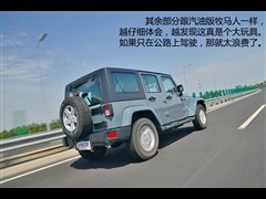 Jeep,R,2014 2.8TD T Sahara,D⌍ĈDƬ