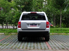 Jeep(M),ɿ,2011 2.4 ,܇^ĈDƬ