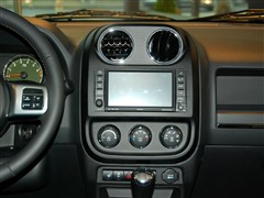 Jeep(M),ɿ,2011 2.4 70,пطPĈDƬ