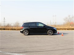 2012 B 200