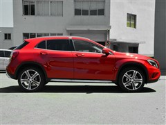 2015 GLA 220 4MATIC A