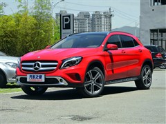2015 GLA 220 4MATIC A