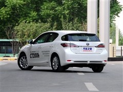 2013 CT200h A