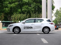 2013 CT200h A