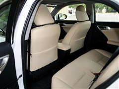 2013 CT200h A