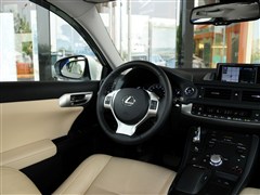 2013 CT200h A
