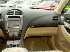 2010 350 Ű