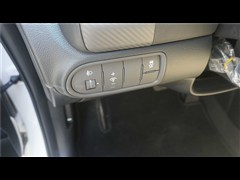 2014 1.6L ԄDLX